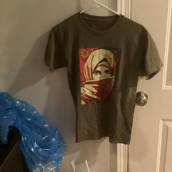 Classic obey graphic tee t shirt size small - Picture 1 of 1